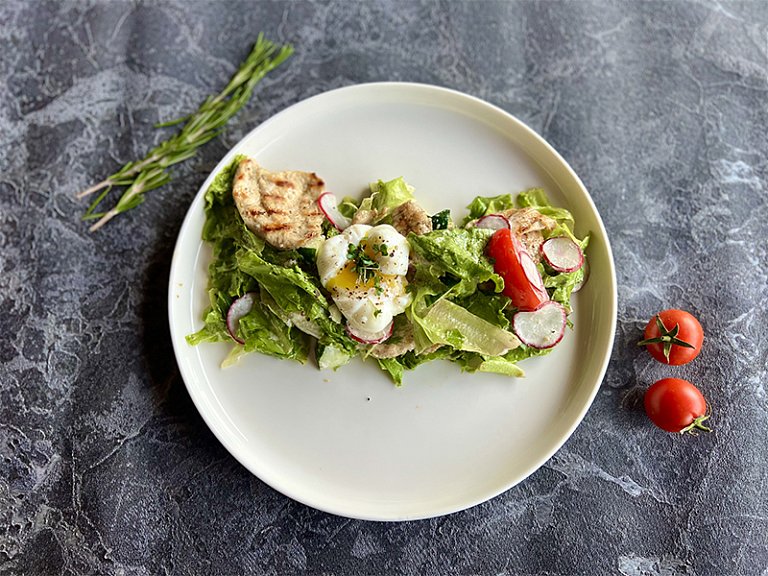 П С куриной грудкой и яйцом пашот